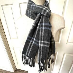 Cejon Italian grey fringe scarf